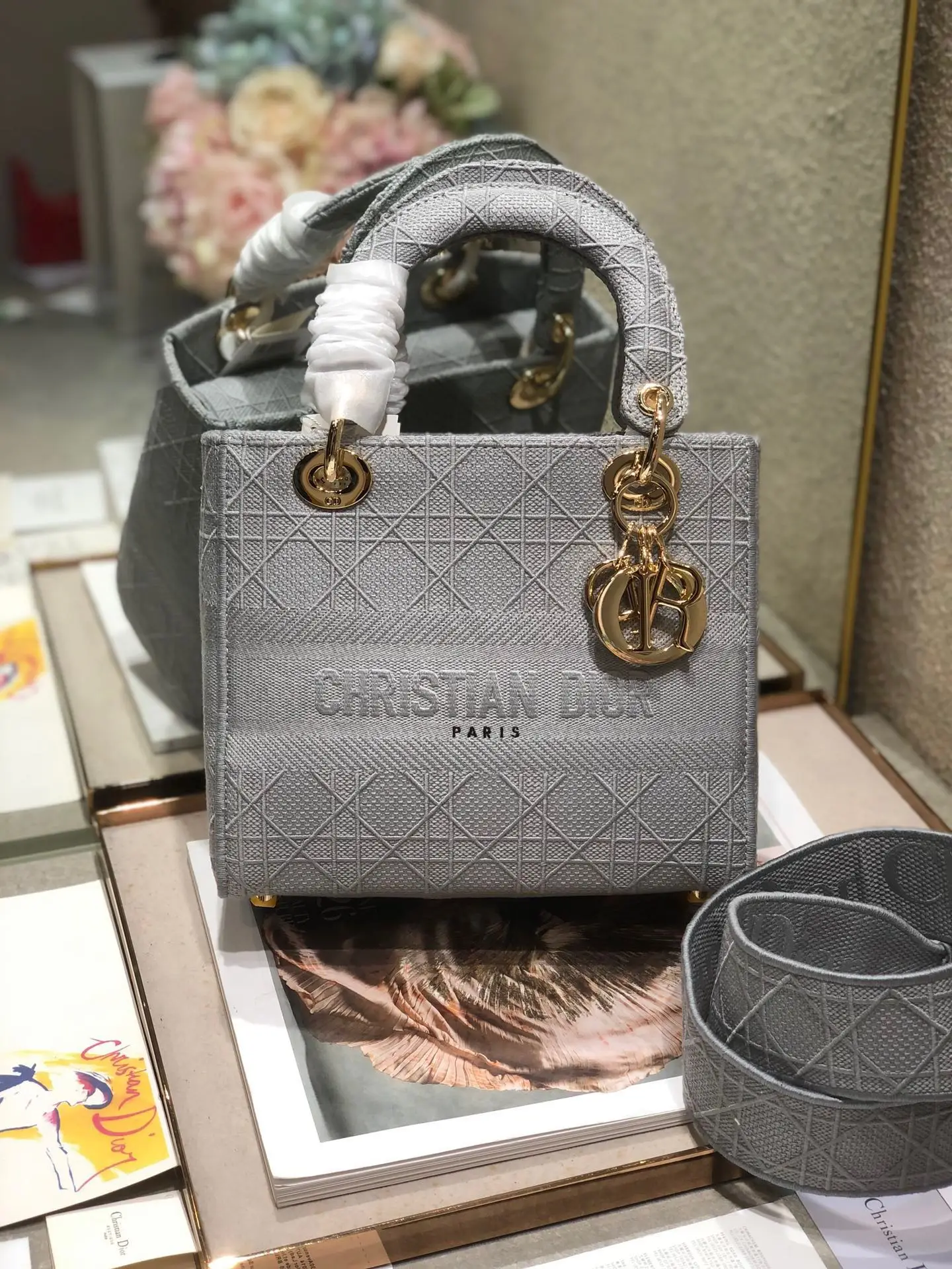 Dior 9027 Five-Grid Embroidered Gray Lady Dior Bag Women s Crossbody Bag Dior 9027 Five-Grid Embroidered Gray Lady Dior Bag Women s Crossbody Bag